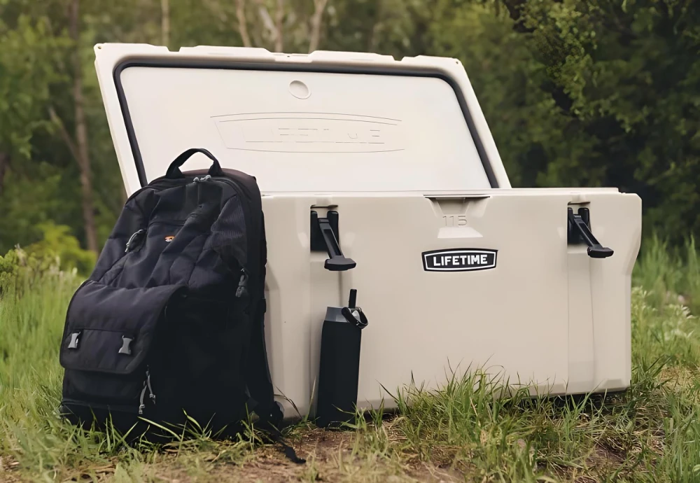 outdoor beverage bar with cooler